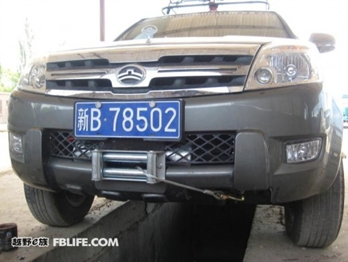 长城哈弗柴油四驱CUV内置前绞盘 绞盘与中国越野车 中国汽车绞盘网 高清图片